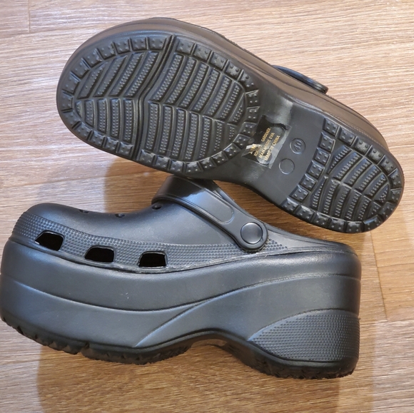 Cape Robbin Black Platform Slip On Mules - Picture 7 of 10